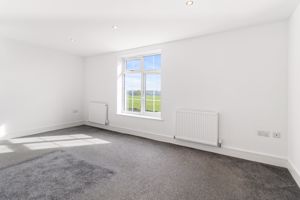 Principal bedroom- click for photo gallery